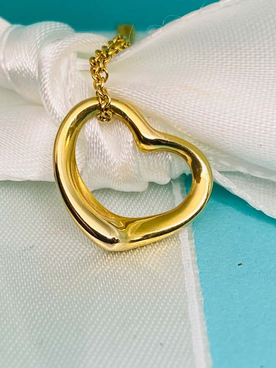 Tiffany & Company 18k Elsa Peretti open heart necklace with box .750 MSRP$1900 - Picture 1 of 8